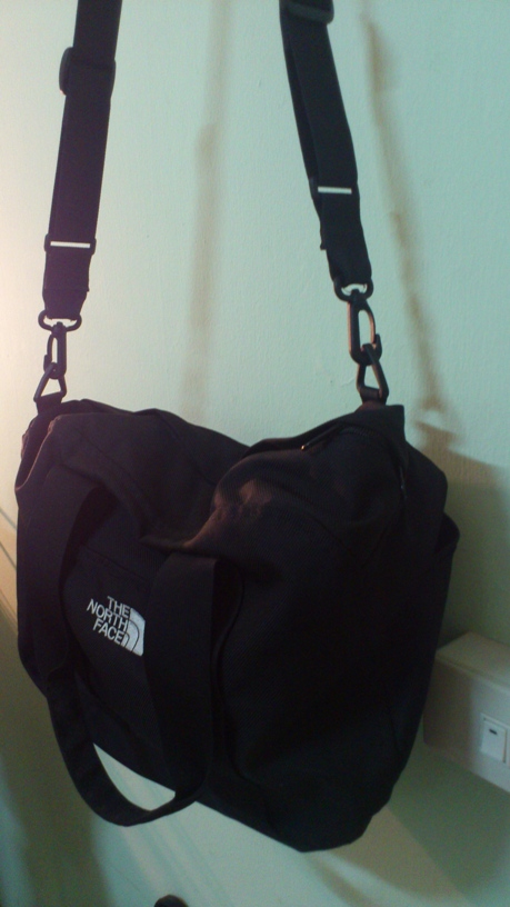 ขายเป้สะพายข้าง the north face สีดำ,สภาพดีครับ - เว็บบอร์ดหูฟังมั่นคง