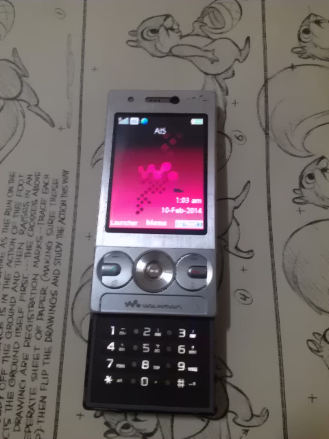 ขาย SonyEricsson W705 พรอมทชารจ มอสองตามสภาพ ขาย450บาท0808128900