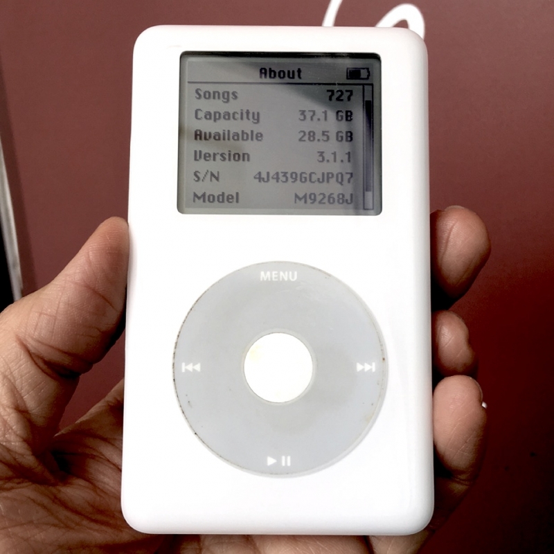 Vintage Apple IPod Classic 4th B&W Generation White 40 GB + สายชาร์จ 1 ...