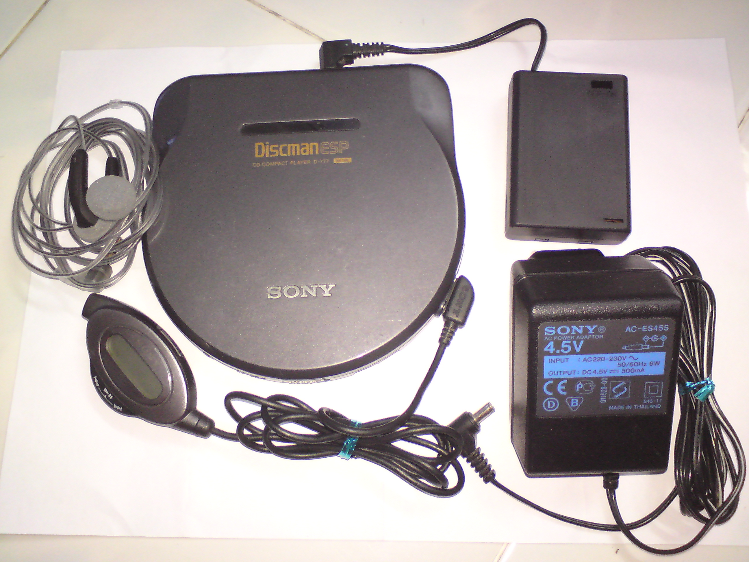 ขออนุญาติเฮียขาย DISCMAN D-777 และ sony d-fj215 สภาพดีทั้งคู่ครับ