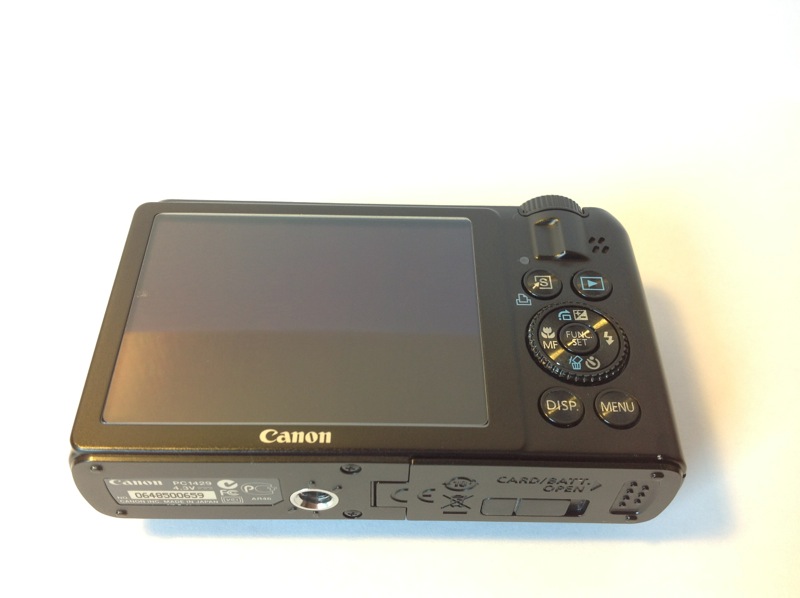 [ขาย] กล้อง Canon S90 , แบต 2 ก้อน , SD card 16 GB (8GB x 2) , สภาพใหม่