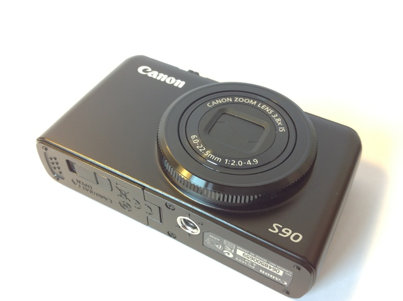 [ขาย] กล้อง Canon S90 , แบต 2 ก้อน , SD card 16 GB (8GB x 2) , สภาพใหม่