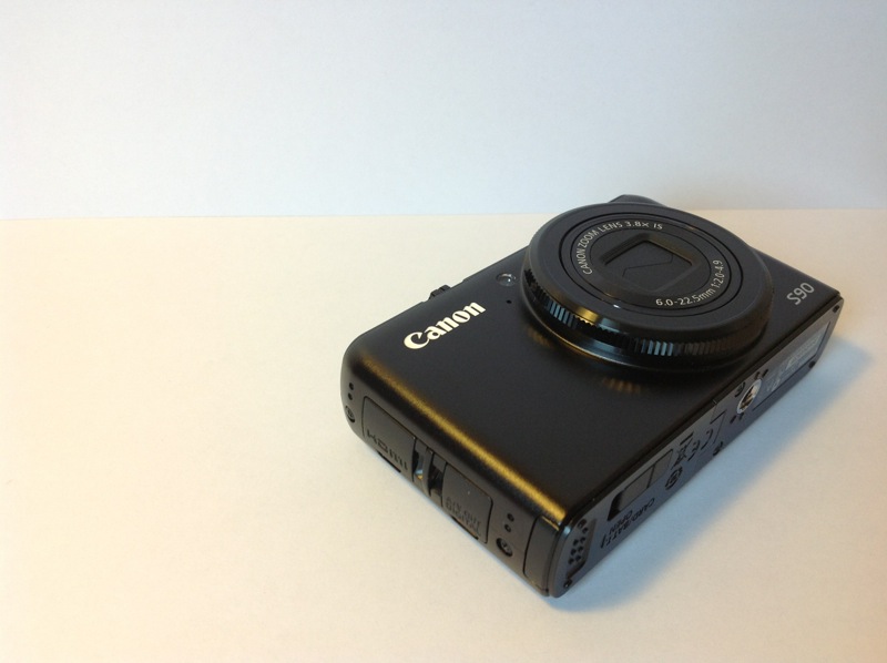 [ขาย] กล้อง Canon S90 , แบต 2 ก้อน , SD card 16 GB (8GB x 2) , สภาพใหม่