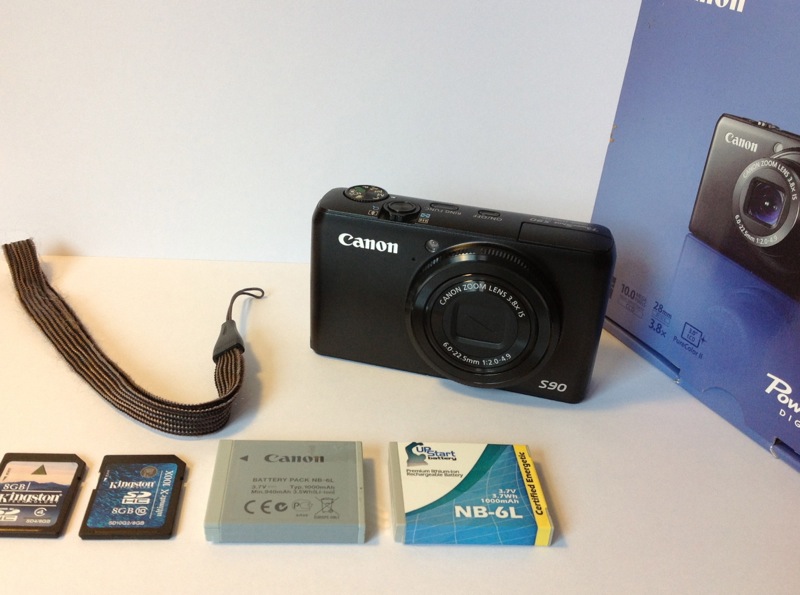 [ขาย] กล้อง Canon S90 , แบต 2 ก้อน , SD card 16 GB (8GB x 2) , สภาพใหม่
