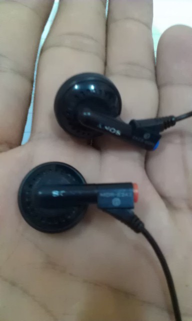 Sony cheap mdr e242