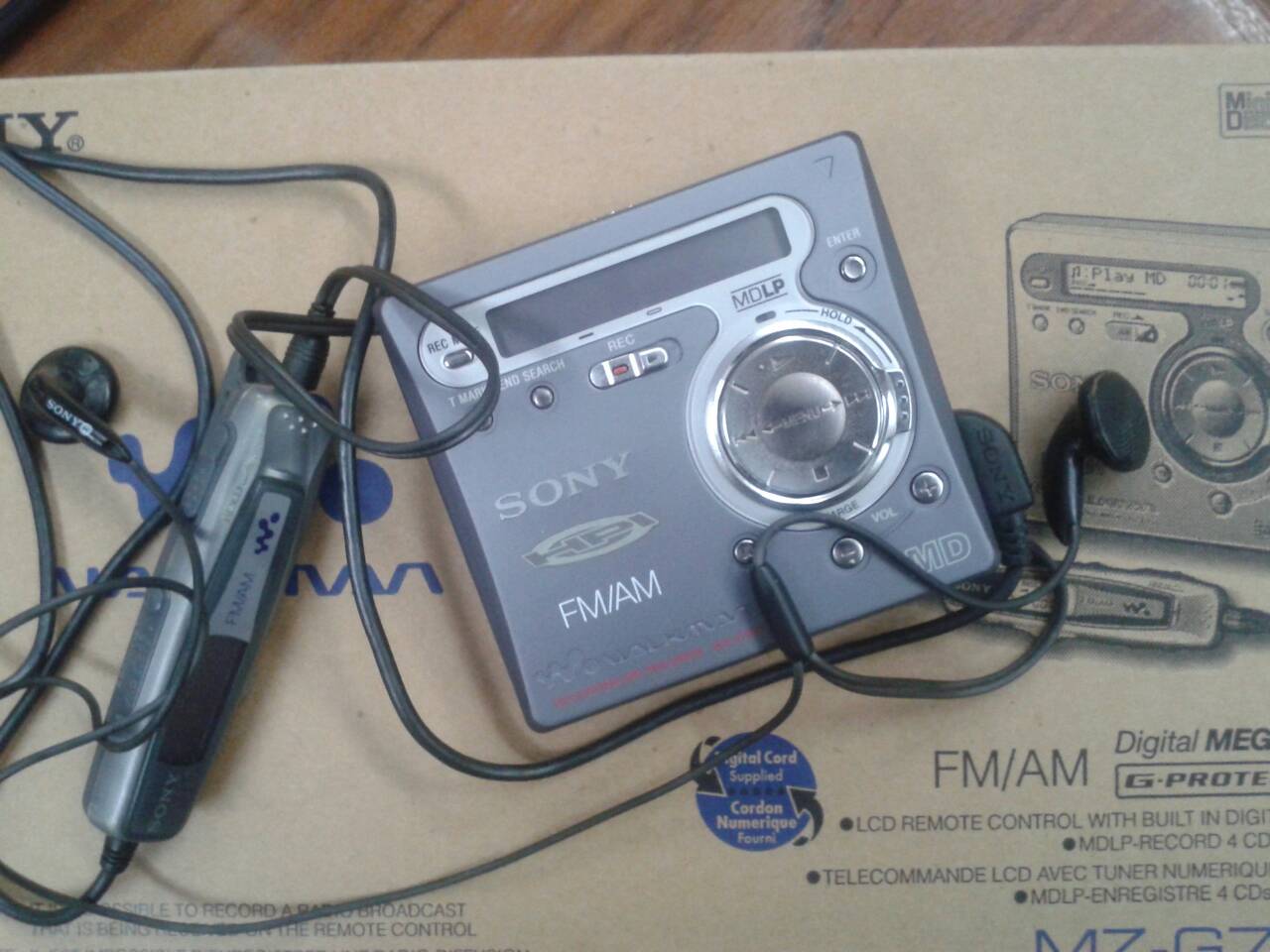 ขาย Sony MZG750 recording md walkman สภาพสวย เว็บบอร์ดหูฟังมั่นคง