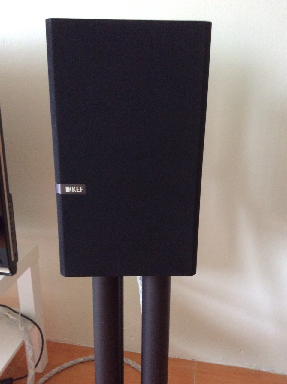ขาย/แลก ลำโพง Kef Q300 - เว็บบอร์ดหูฟังมั่นคง munkonggadget