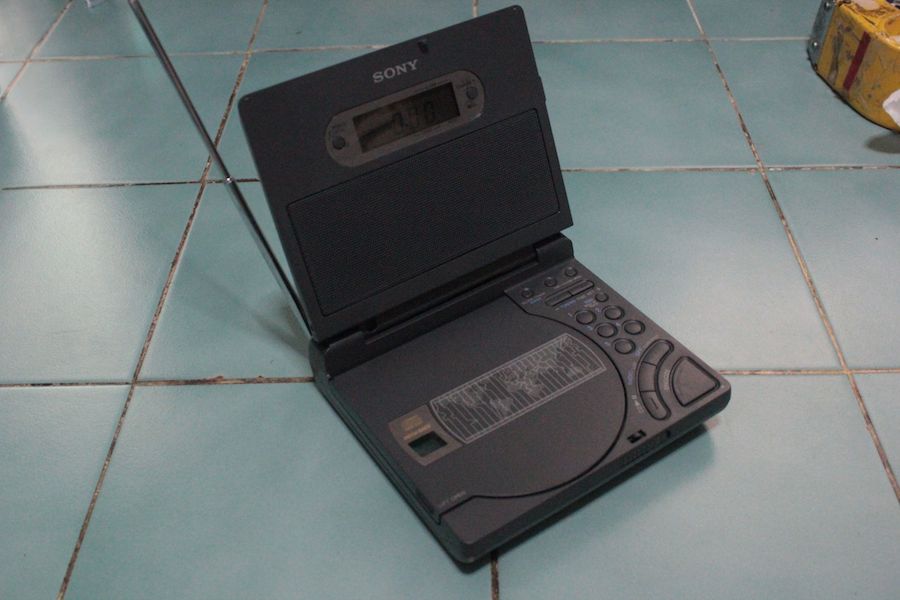 Sony icf c318